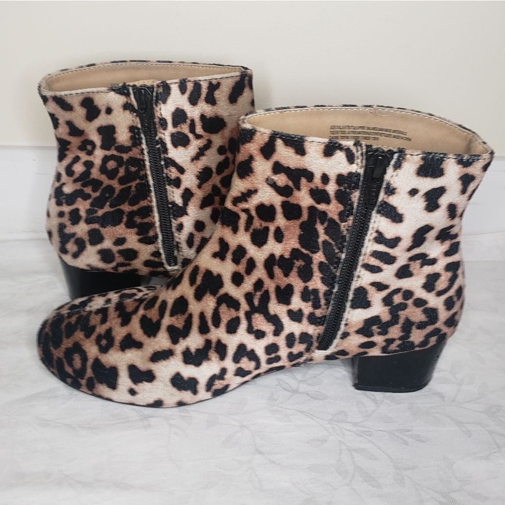 Leopard Rocker Heel Boots - Picture 4 of 12